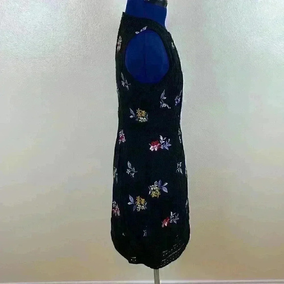 Ann Taylor Petite sheath dress. Black eyelet with floral embroidery. 6P - Picture 5 of 9